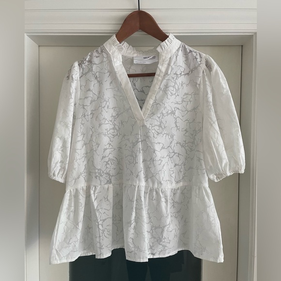 EUC Selected Femme Pernilla Abstract white top, SZ 36 - Picture 2 of 3